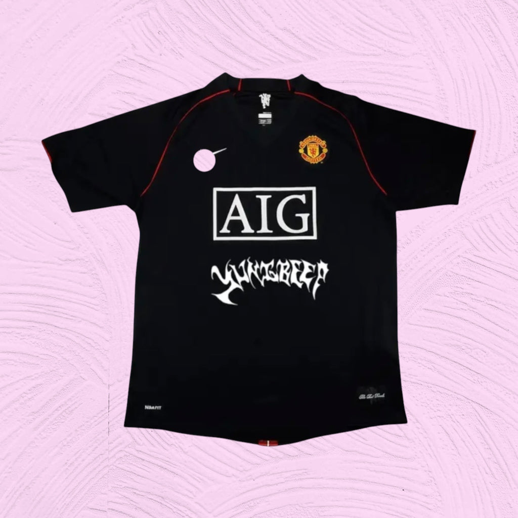 Camiseta Manchester United x Yung Beef