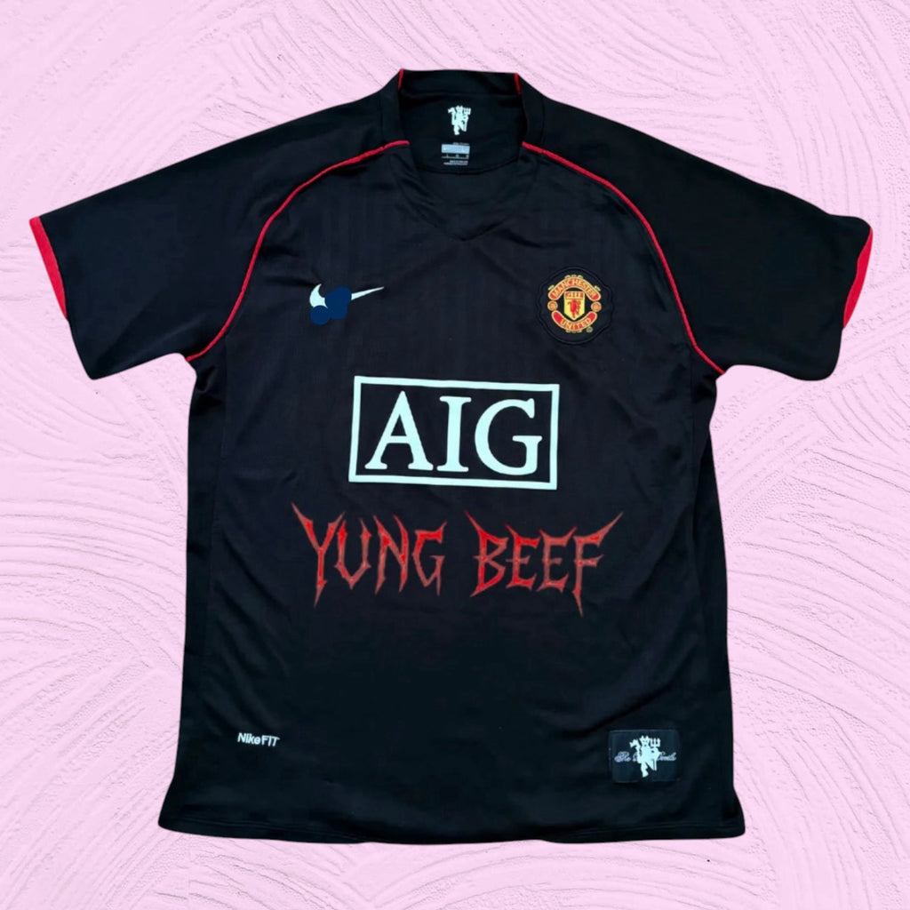 Camiseta Manchester United x Yung Beef